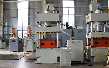 四柱液壓機(jī)（結(jié)構(gòu)、范圍、特點(diǎn)）詳解