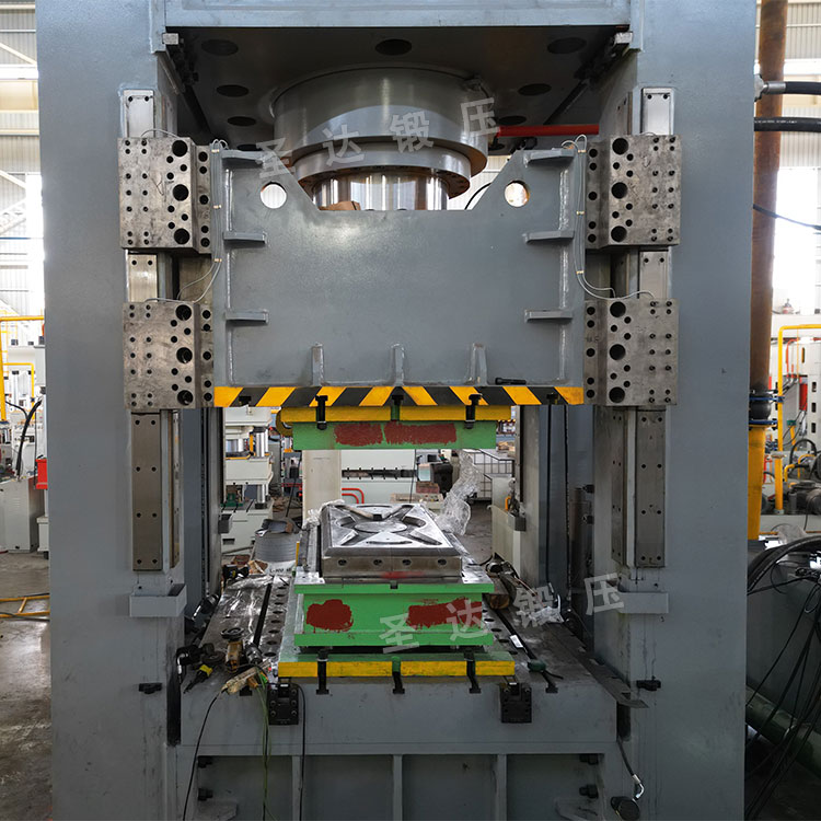 800噸框架式液壓機(jī)拉伸bdf水箱板 800噸框架式液壓機(jī)拉伸bdf水箱板