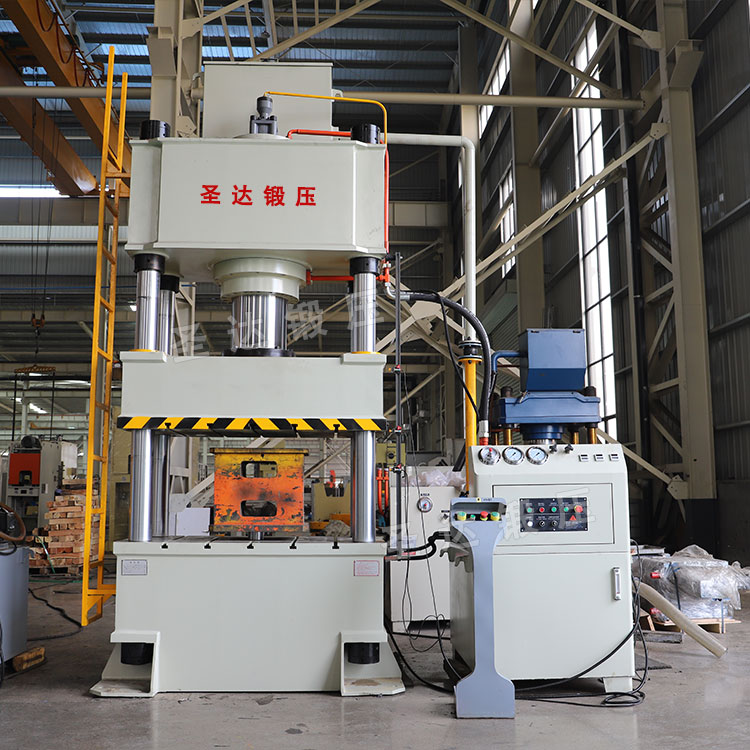 四柱液壓機(jī) 四柱液壓機(jī)