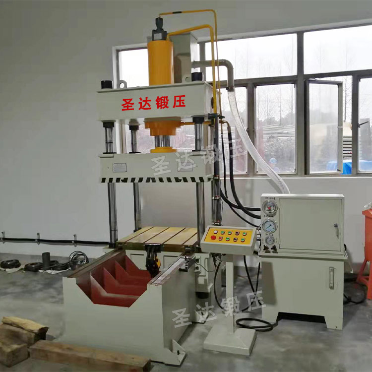 100噸三梁四柱液壓機(jī) 100噸三梁四柱液壓機(jī)