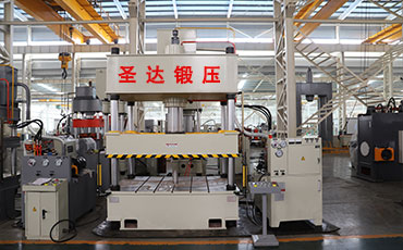 如何選擇定制200噸四柱液壓機(jī)？