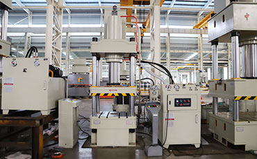 選購四柱液壓機需了解些什么？